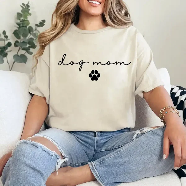 Dog Mom T-Shirt – Pet Lover Tee for Women, Cute Fur Mama Shirt, Dog Mom Gift Idea, Casual Outfit for Dog Owners