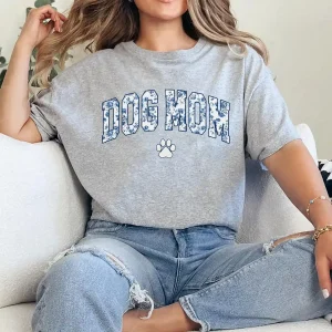 17-4-6.webp Floral Dog Mom T-Shirt – Blue Chinoiserie Style Shirt for Pet Lovers, Cute Gift for New Dog Mom, Aesthetic Fur Mama Tee for Women