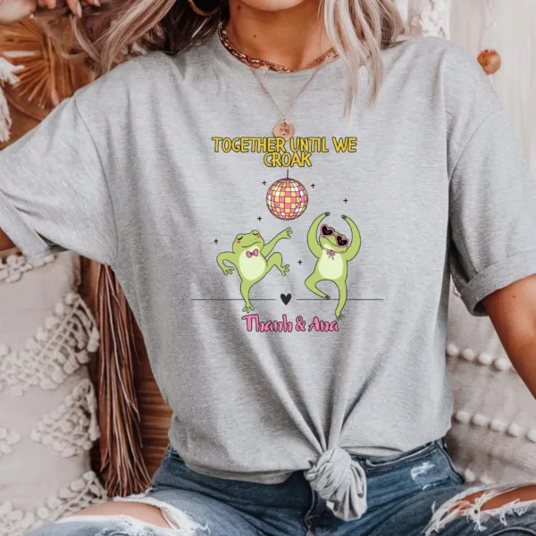 Custom Frog T-Shirt - Personalized Name - Unisex Retro Frog Shirt - Cottagecore Froggy Tee - Valentine's Day Anniversary Gift