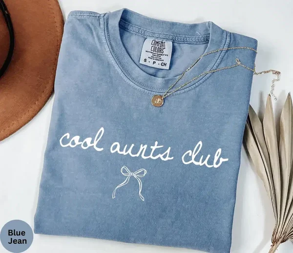 Cool Aunt Club T-Shirt With Bow, Cute Auntie Shirts, Gift for Aunt, Pregnancy Reveal to Aunt Cool Aunt Club