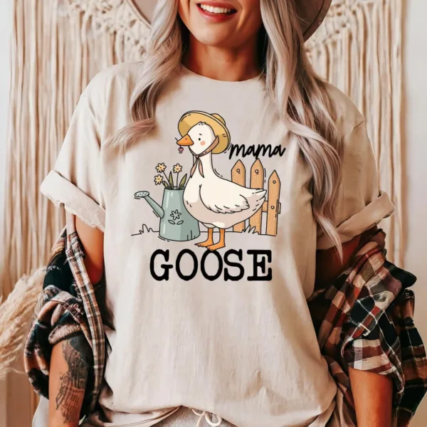 Mama Goose, Funny Animal Mom, Cute Style Mom Gift T-shirt, Happy Mother's Day, The Best Gift for Women