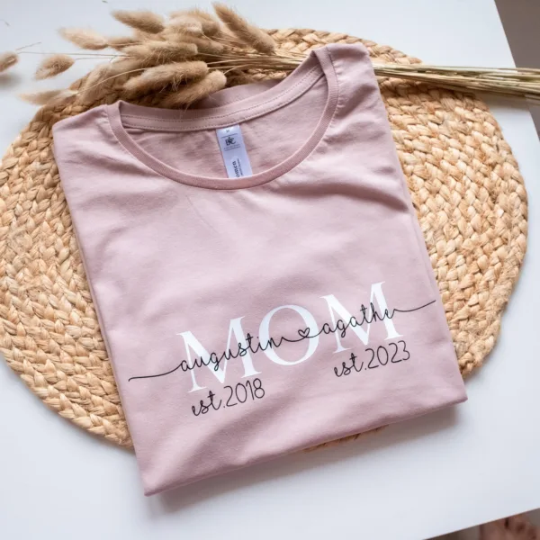 Personalised MOM t-shirt, Mama t-shirt with children's names and year, Mother's Day Gift