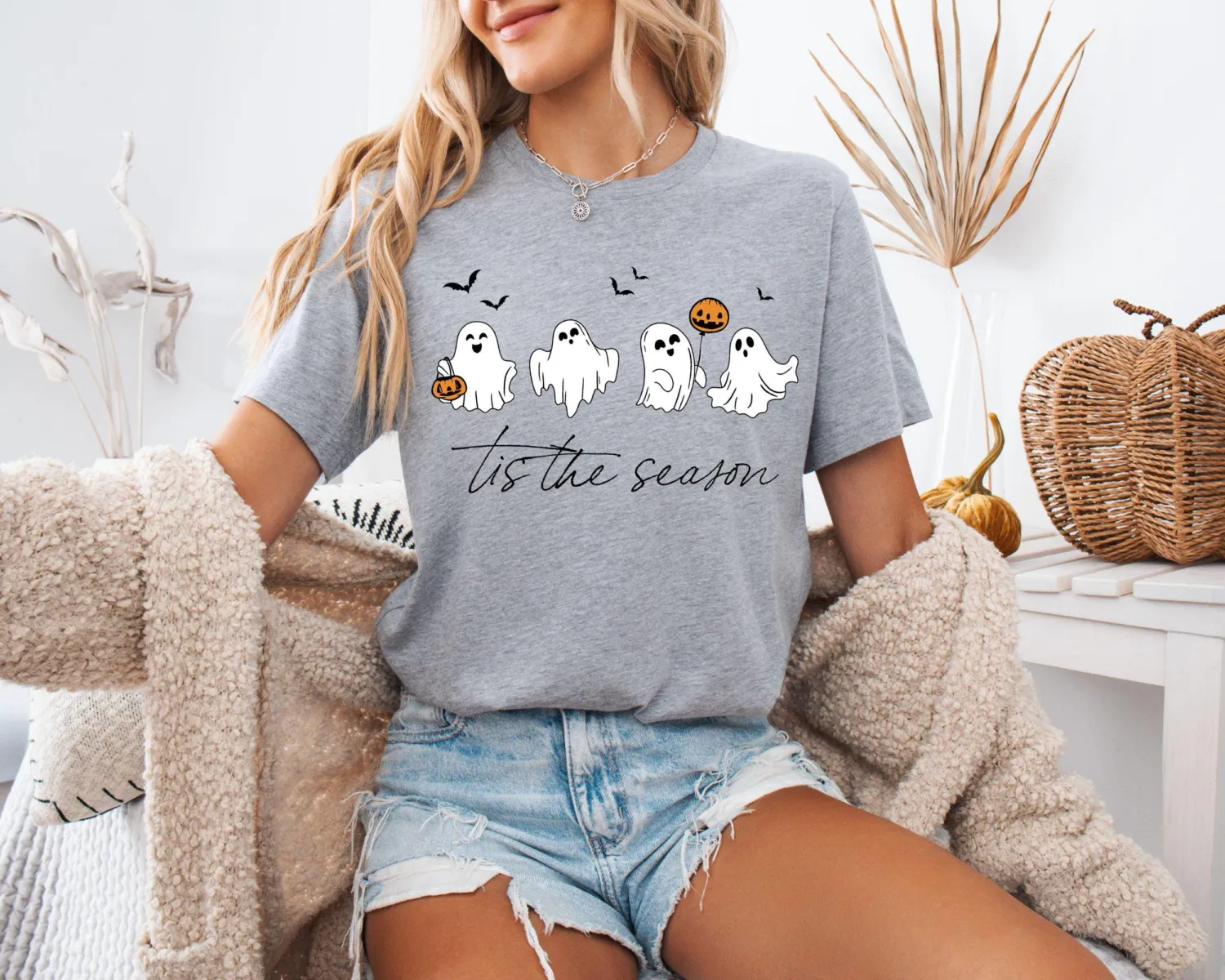 Tis The Season Retro Ghost Halloween T-Shirt