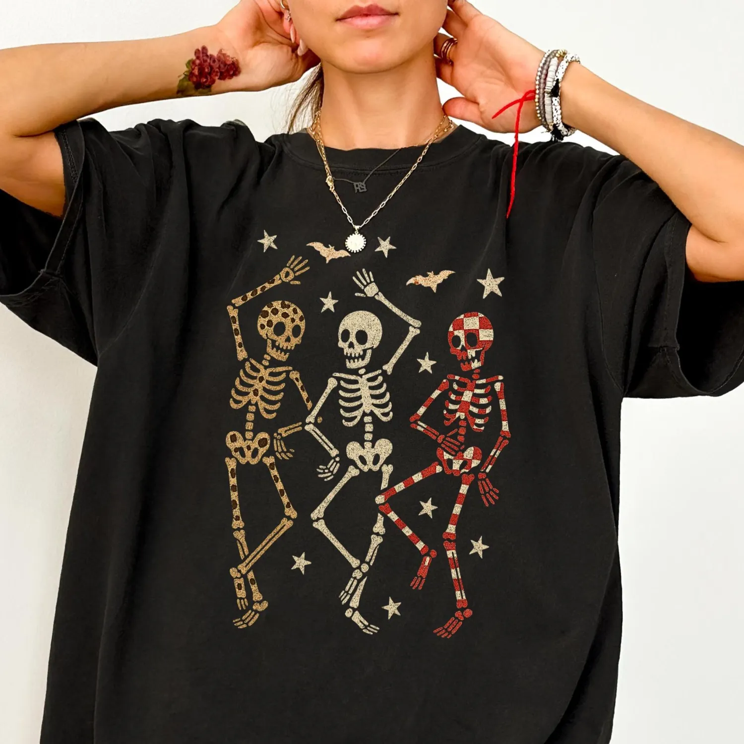 Retro Dancing Skeleton Halloween T-Shirt Retro Dancing Skeleton Halloween T-Shirt