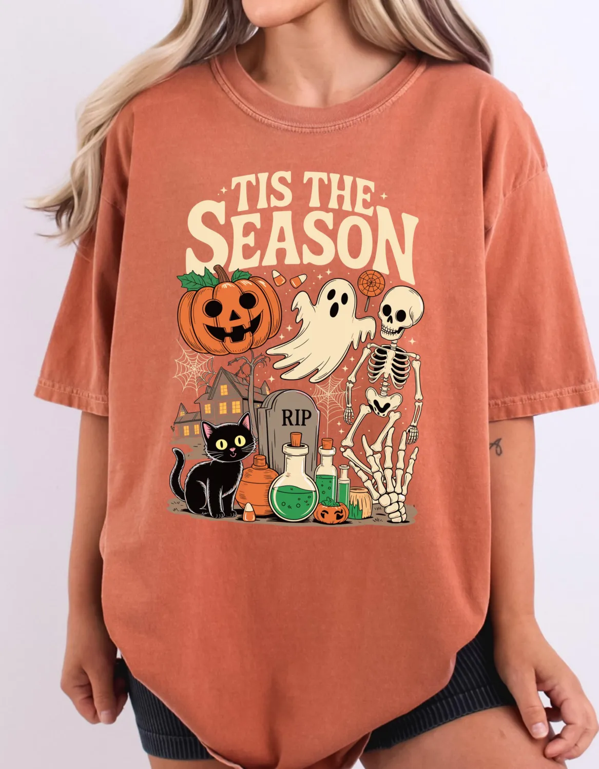 Retro Tis The Season Skeleton Pumpkin Ghost Halloween T-Shirt