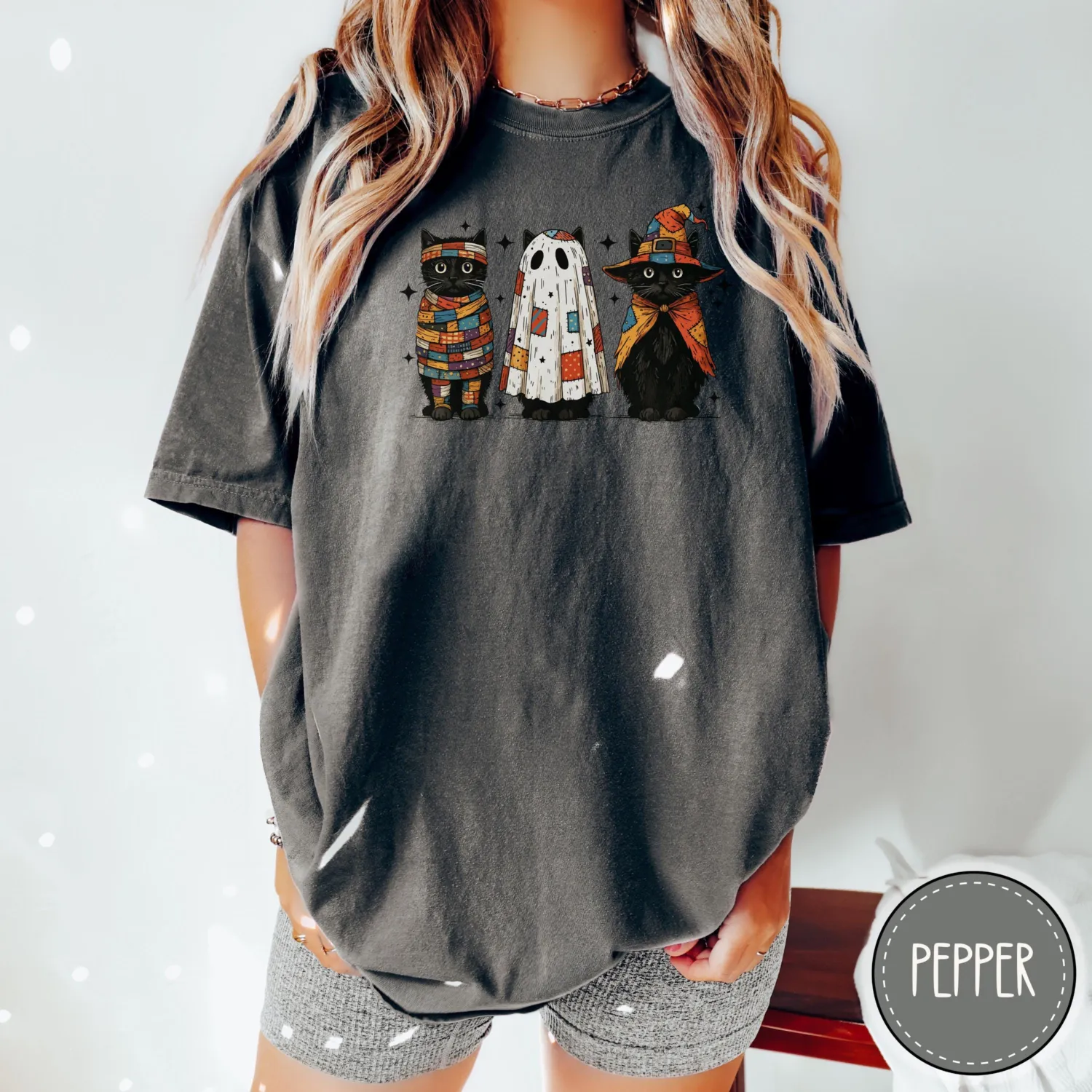 Vintage Black Cat Halloween T-Shirt Vintage Black Cat Halloween T-Shirt